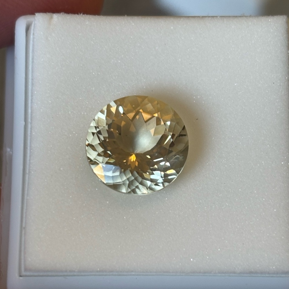 4.75CT-YELLOW LABRADORITE-Round